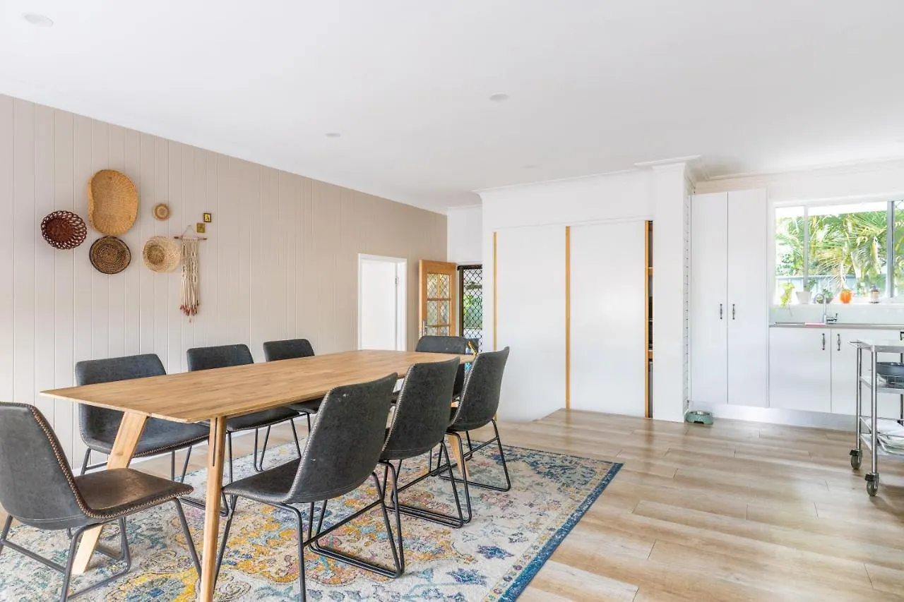 Currumbin Creek Cottage Gold Coast Holiday home